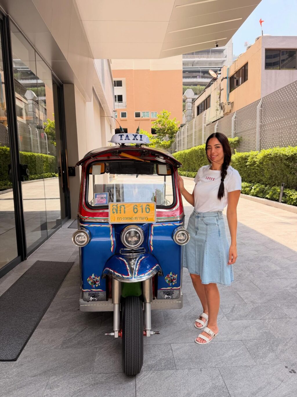 Instagram post from shiran_uriel. This post is in position 1.