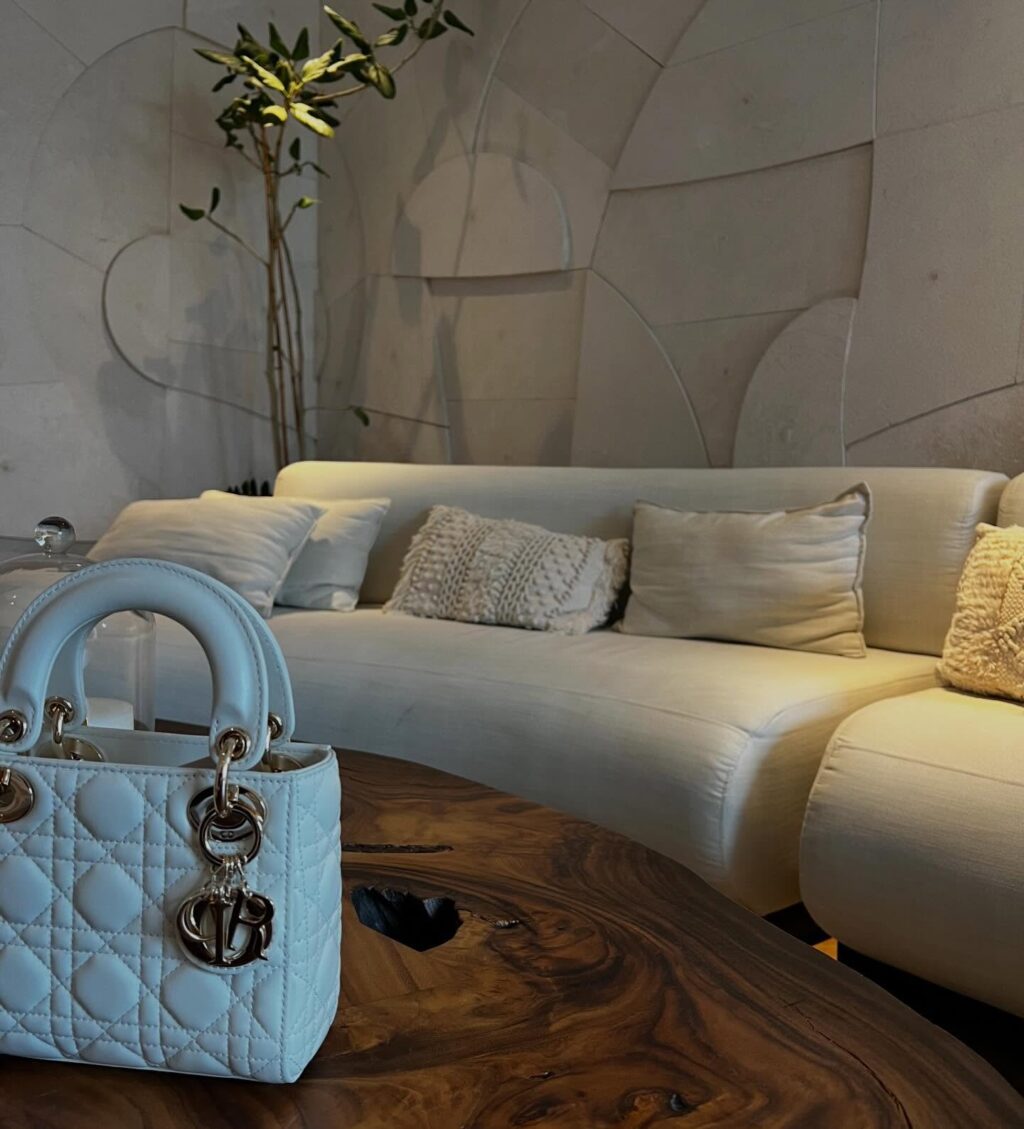 Instagram post from shiran_uriel. This post is in position 5.